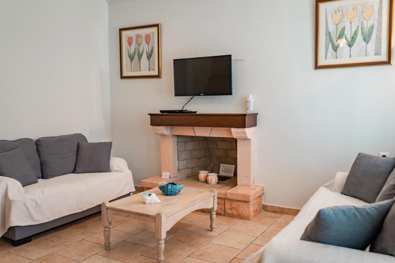 Pyramid City Villas Agios Spyridon  外观 照片